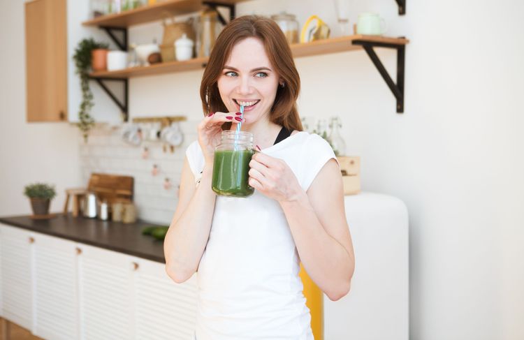 Anti-âge : voici 3 boissons à consommer pour booster le collagène de votre peau selon des experts
