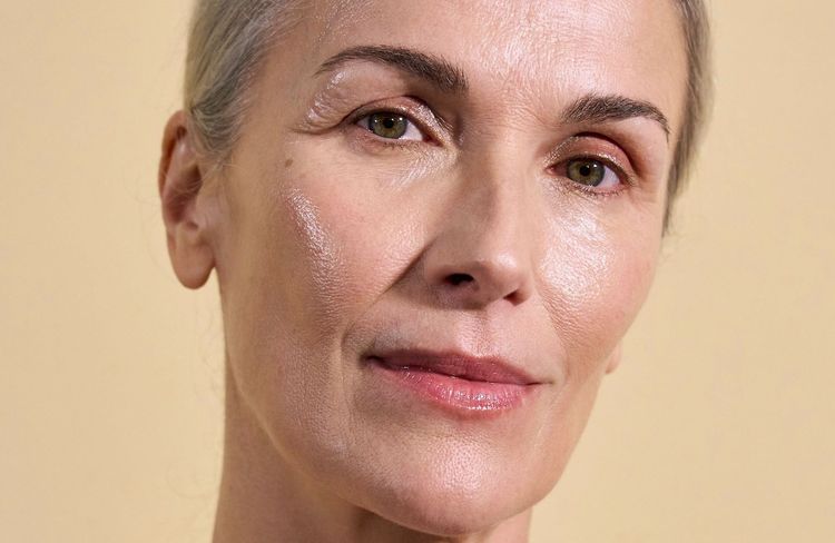 Anti-âge : 3 astuces pour bien choisir son soin aux peptides