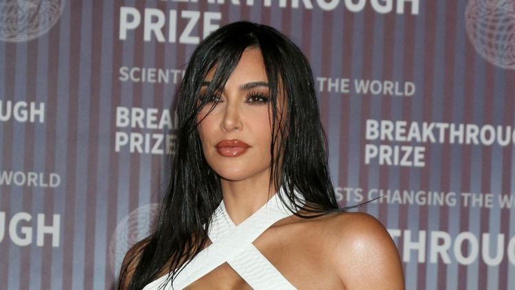Kim Kardashian (43 ans) prête à tout pour rester jeune, elle s'injecte "du sperme de...