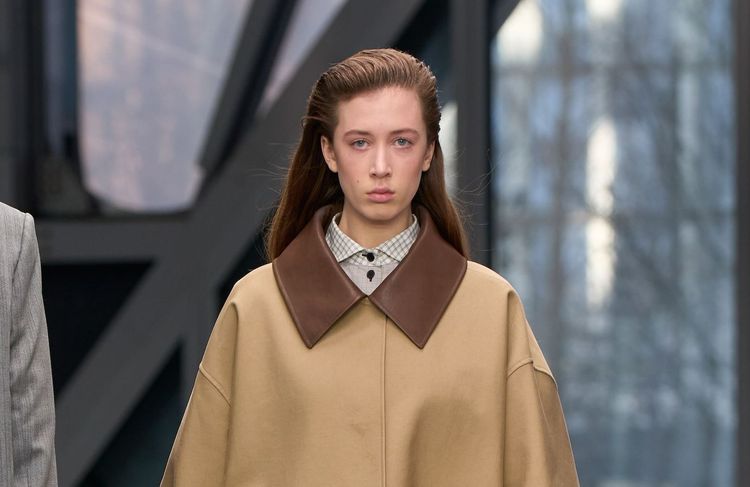 À 17 ans, Sunday Rose, la fille de Nicole Kidman, défile pour Calvin Klein