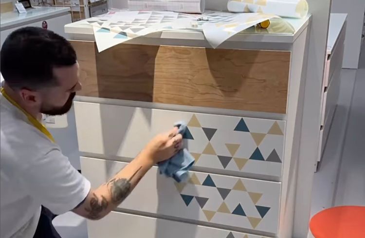 IKEA hack x Cricut : créer un effet marqueterie pour habiller une commode basique
