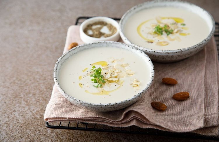 L'ajo blanco : la soupe froide d'été à tester absolument (pour changer du gaspacho)