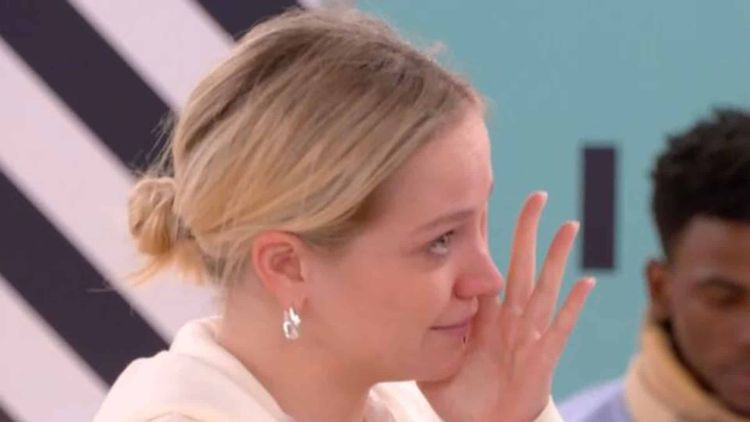 "Ça me stresse" : très inquiète pour les évaluations, Maïa (Star Academy) craque et fond en larmes face à Malika Benjelloun