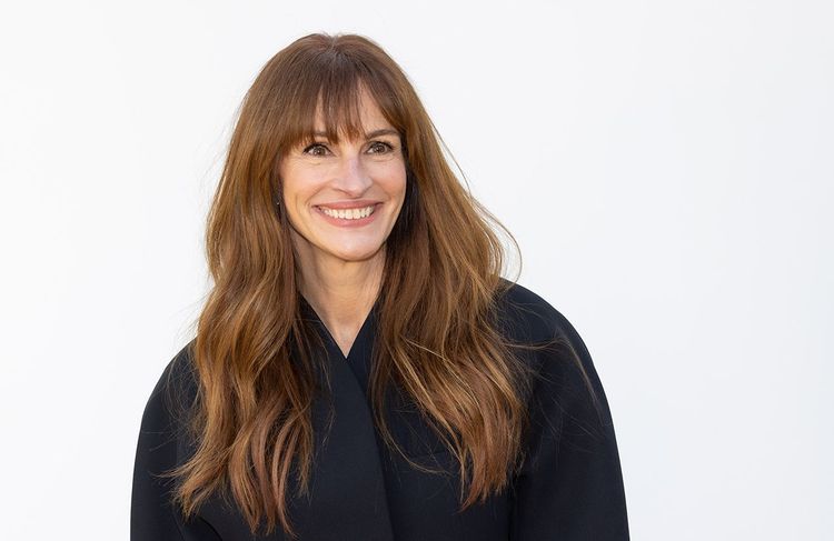 Éblouissante, Julia Robert succombe à cette coupe de cheveux tendance