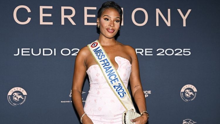 Angélique Angarni-Filopon va-t-elle retourner à son métier d'hôtesse de l'air ? Sa réponse sans filtre
