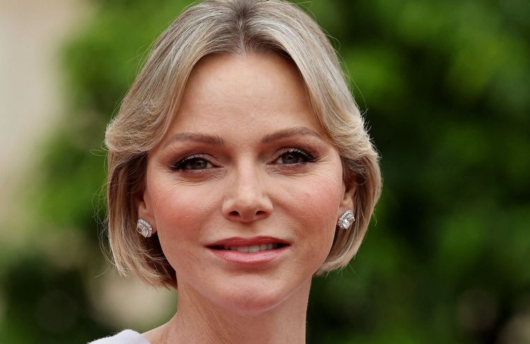 Charlène de Monaco : on copie son chignon bas pour les fêtes