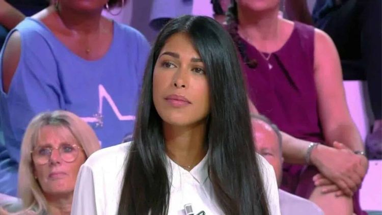 Ayem Nour : ces personnalités très connues discrètement présentes dans son livre choc