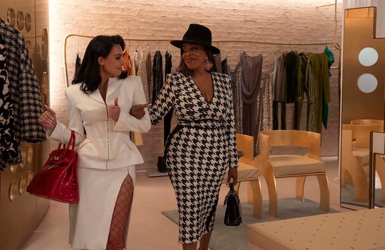 « All’s Fair » : malgré les critiques, la série avec Kim Kardashian aura une saison 2