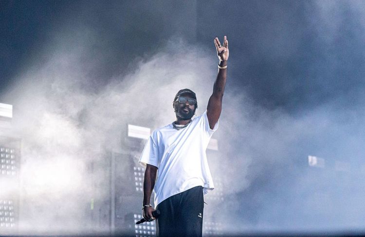 Coupe du monde 2026 : Damso dénonce un « deux poids, deux mesures » après le choix de Roméo Elvis pour l’hymne belge