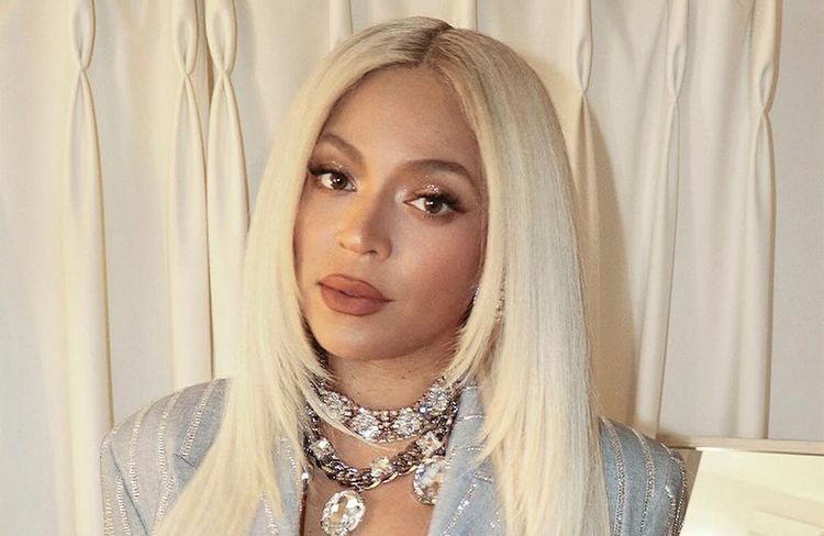 Adieu le blond, Beyoncé opte pour une transformation capillaire radicale