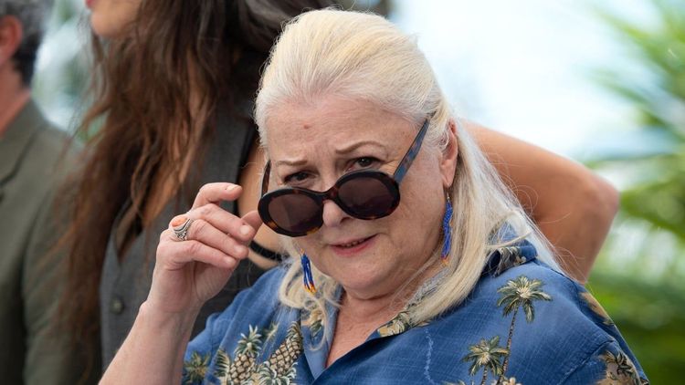 Sans filtre, Josiane Balasko balance sur l’engin d’Alain Chabat après l'avoir vu : "J'ai été obligée de…"