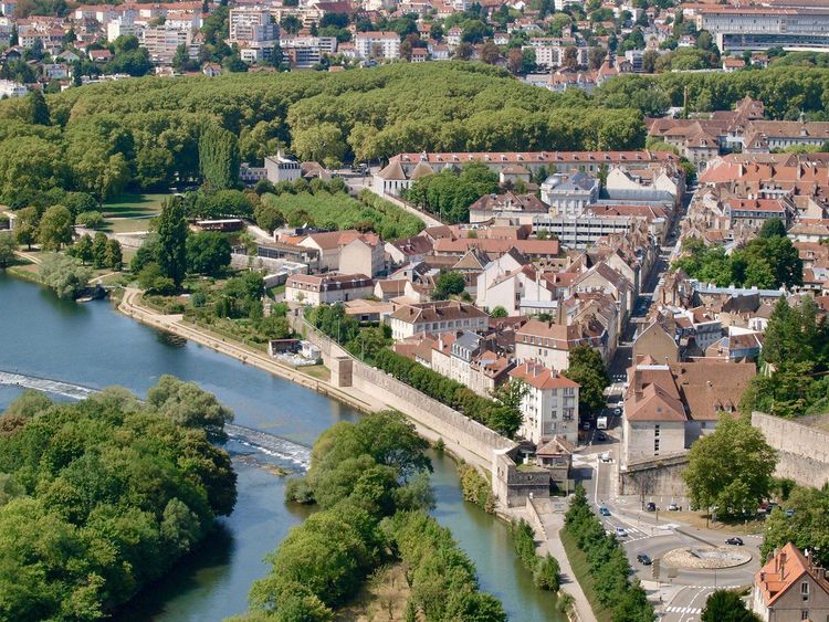 Immobilier à Besançon : les évolutions de prix à l'achat et à la location entre juillet et août 2024
