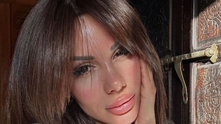 Laura Lempika : à nouveau en couple après sa séparation avec Nikola, elle officialise !
