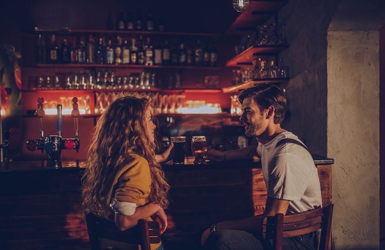 « Quiet dating » : que se cache-t-il derrière cette tendance des rencontres sans pression ?