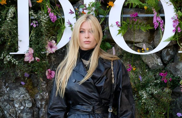 Claudia Schiffer : sa fille Clémentine fait une apparition remarquée au défilé Dior