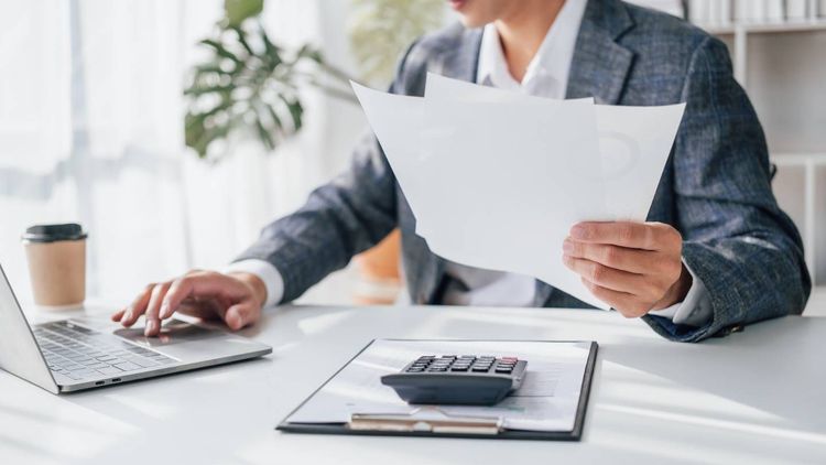Simulateur exclusif pour connaître vos impôts 2025, factures d'énergie... Les 3 infos argent du jour
