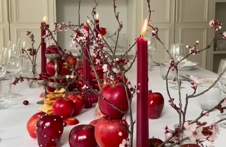 Voici la façon la plus stylée de dresser une belle table en 2025