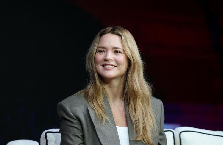 Virginie Efira fait une belle surprise à sa fille, Ali, fan de K-pop