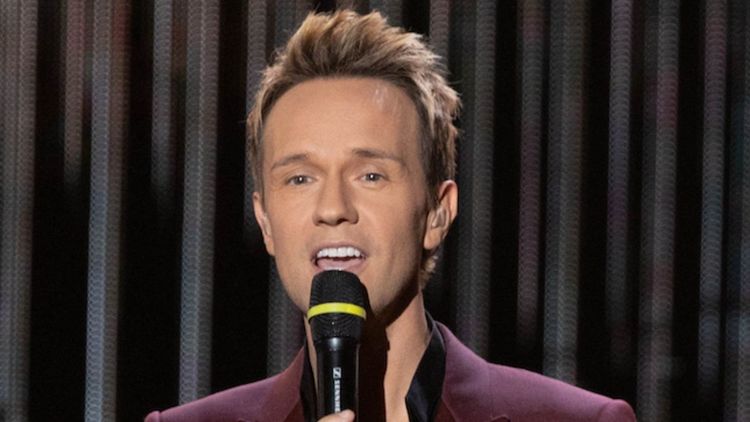Cyril Féraud qualifié "d’être abject", révélations choc sur l'animateur star : "Tout est faux, comme ses dents…"