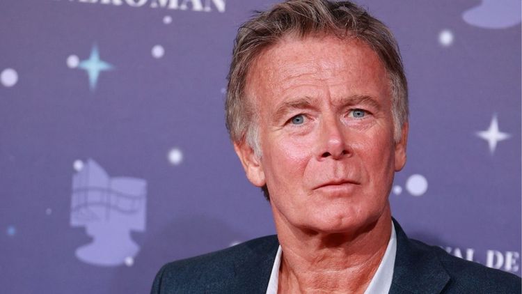 César 2025 : Franck Dubosc se récompense lui-même d'un César, et pique l'Académie