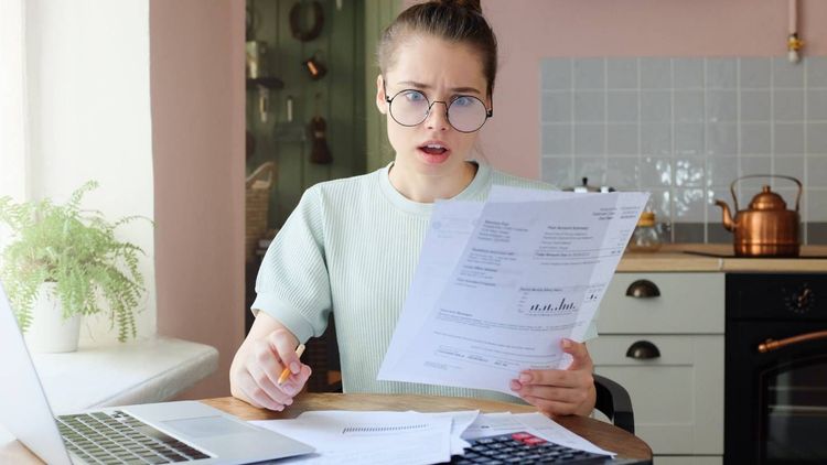Virement CAF reporté au 7 avril : nouveau calendrier des versements CAF, Carsat et Agirc-Arrco en avril 2026