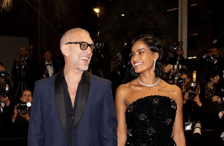Vincent Cassel : sa compagne Narah Baptista en vacances en Italie avec Zoe Saldana et Alicia Keys