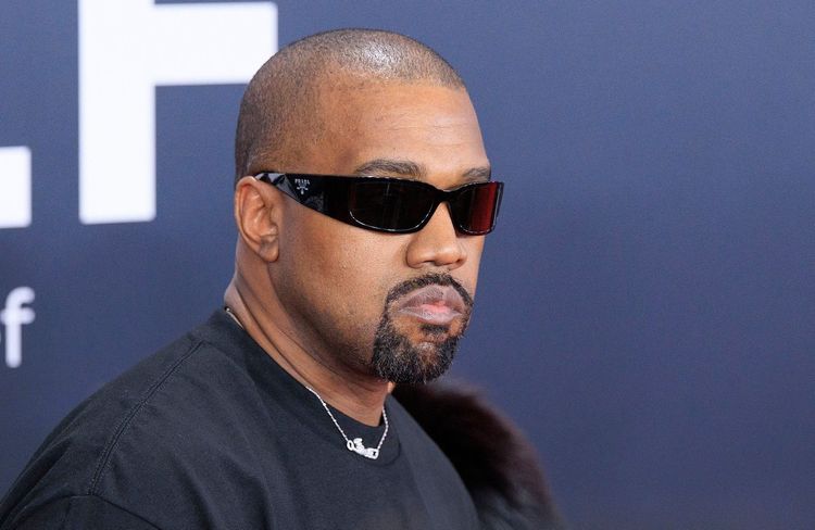 Kanye West : pourquoi une ancienne employée à porter plainte contre lui ?