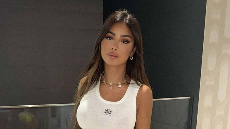 "Indécent" : Maeva Ghennam dévoile son nouveau projet en petite tenue, ça ne passe pas !