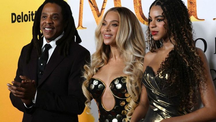 Blue Ivy (12 ans) embarrassée par son père Jay-Z, elle surprend au lit dans un moment intime