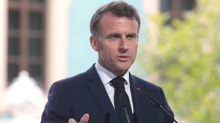 Emmanuel Macron accusé à tort dans une fake news sur de la cocaïne, l’Élysée rétablit la vérité