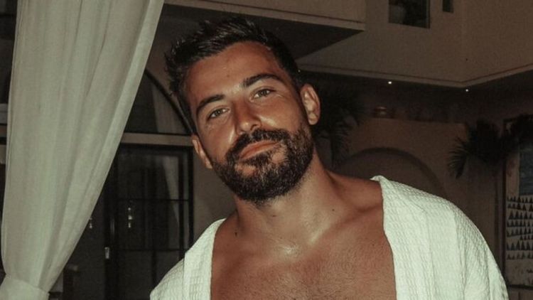 Anthony Matéo : en couple, il officialise enfin sa relation avec sa nouvelle chérie !