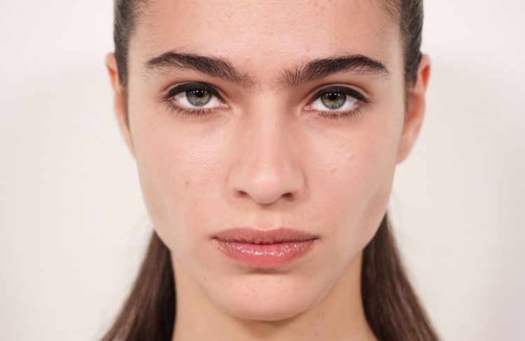 Qu’est-ce que la tendance du maquillage « regard masculin » vs « regard féminin » qui agite TikTok