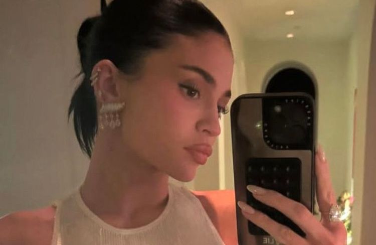 Hailey Bieber, Kylie Jenner… Les célébrités craquent toutes pour cette tendance manucure ultra sobre