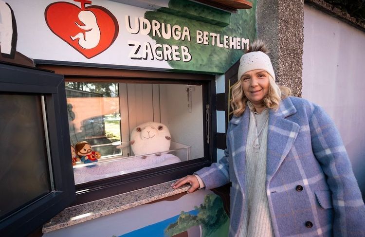 Qu'est-ce que cette « boîte à bébé » qui relance, un peu partout en Europe, la lutte pour le droit à l’IVG ?