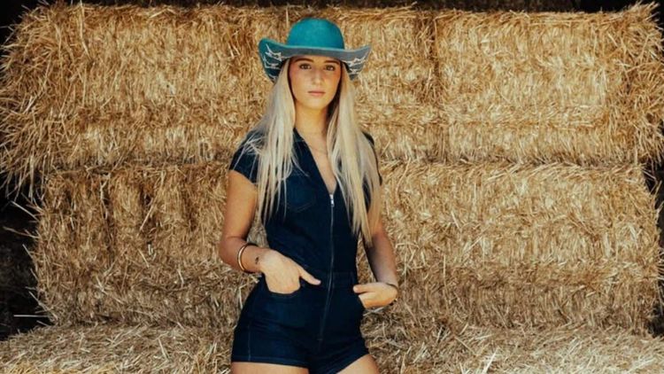 Ainhoa Lahitete : destituée de son titre de Miss Aquitaine, elle porte plainte  pour "atteinte à la vie privée »