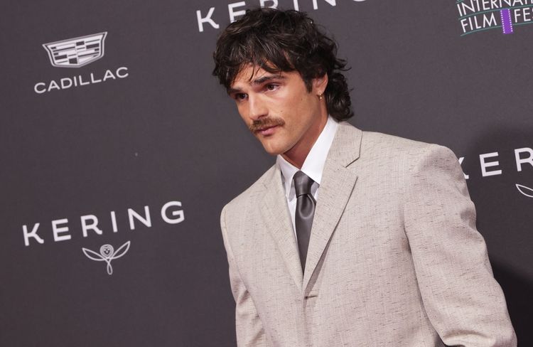 « J’ai été conquis » : Jacob Elordi fasciné par Margot Robbie sur le tournage de « Hurlevent »