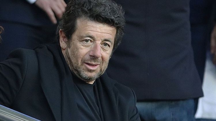 Patrick Bruel (65 ans) évacué en urgence par la police sur les Champs-Élysées : "Plus de 1 000 personnes..."