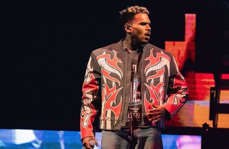Chris Brown inculpé à Londres pour coups et blessures