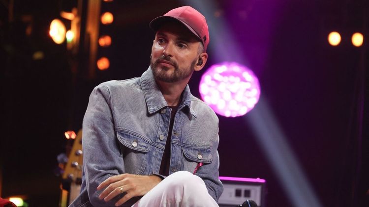 Christophe Willem lâche un avis tranché sur Patrick Bruel : "Il y avait des comportements inappropriés"