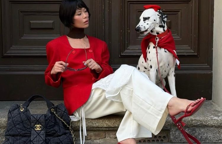 Qui est Jing Yu, l’influenceuse mode qui accorde toutes ses tenues à celles de son dalmatien ?
