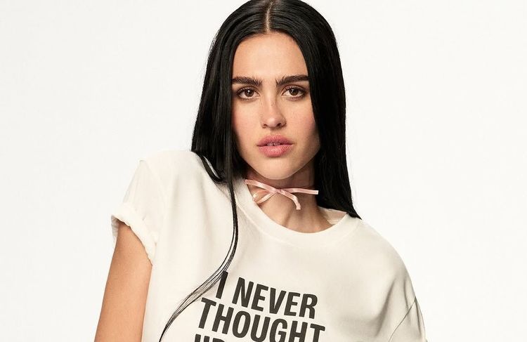 « Je n’aurais jamais cru porter du Desigual » : ce tee-shirt à message passionne TikTok
