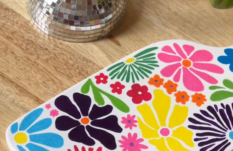 DIY : créez une planche à découper colorée et parfaite pour l’été
