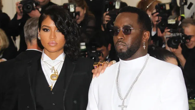 P. Diddy : Cassie balance tout, "Il voulait que je couche avec d'autres hommes pendant qu'il regardait"