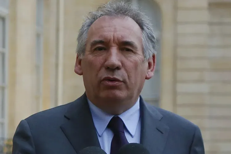 François Bayrou atomisé par Pascal Praud en direct : "Si vous n'avez besoin de rien…"
