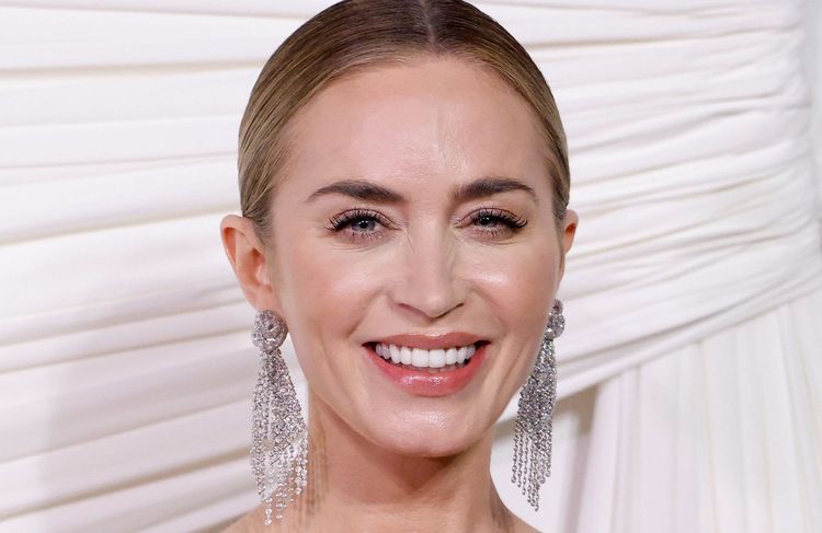 « Le diable s'habille en Prada 2 » : Emily Blunt renoue avec son roux signature de l'époque
