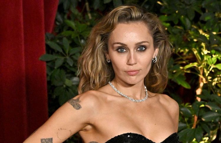 Miley Cyrus fiancée : le touchant message de son père Billy Ray Cyrus après des années de tensions