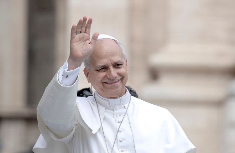 Quelles sont ces Nike portées par le pape Léon XIV qui enflamment les réseaux sociaux ?