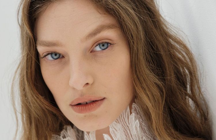 Ghost Lash : la tendance qui pousse à abandonner le mascara
