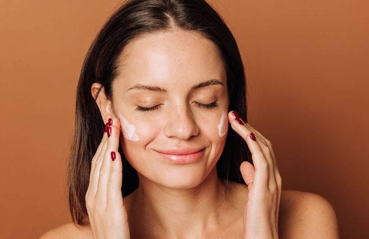 Crème effet glaçon : est-ce vraiment efficace pendant une canicule ?