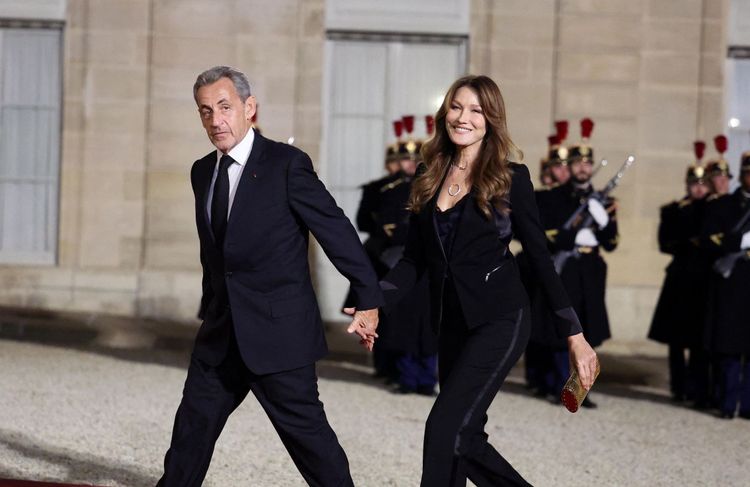 Carla Bruni dévoile ses vacances à la montagne en Italie avec Nicolas Sarkozy